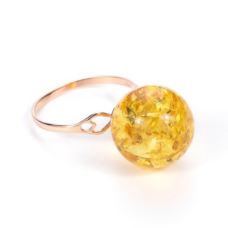 Золотое кольцо с  лимонным янтарем