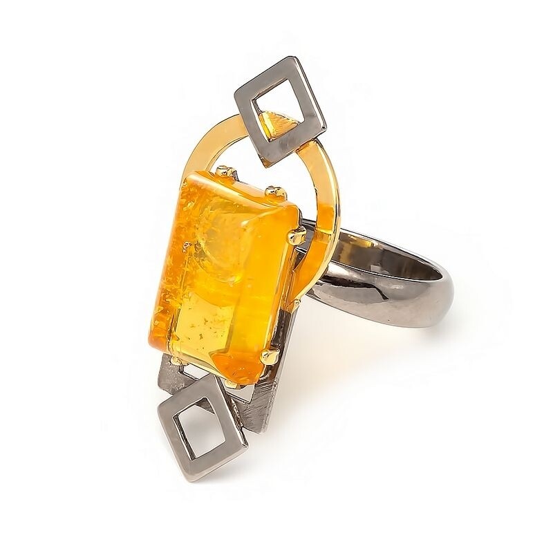 позолоченное кольцо с лимонным янтарём