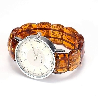 Часы наручные с крупным циферблатом на браслете из балтийского янтаря