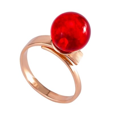Яркое позолоченное кольцо с натуральным красным янтарем