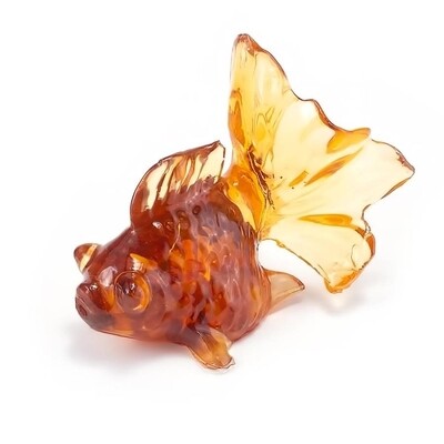 Фигурка сувенирная с натуральным янтарём "Золотая рыбка"