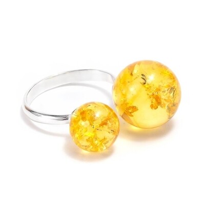 Изумительное серебряное кольцо из шаров натурального лимонного янтаря