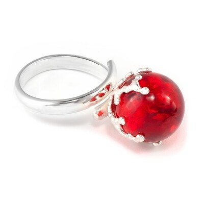Авторское серебряное кольцо с шаром из натурального красного янтаря