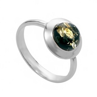 Серебряное кольцо в лаконичном дизайне с натуральным зеленым янтарем