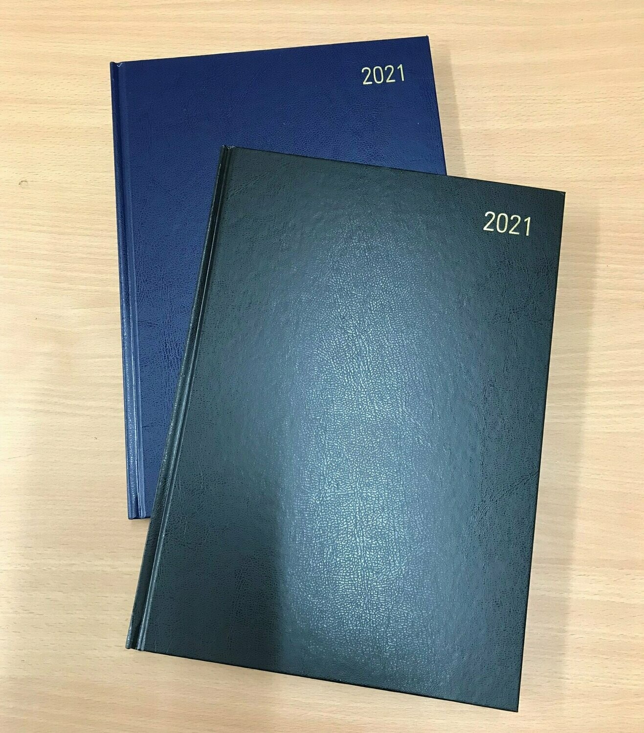 2021 A4 Black Desk Diary Week To View