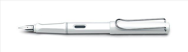 Lamy Safari Fountain Pen in White Lamy Safari Fountain Pen in White