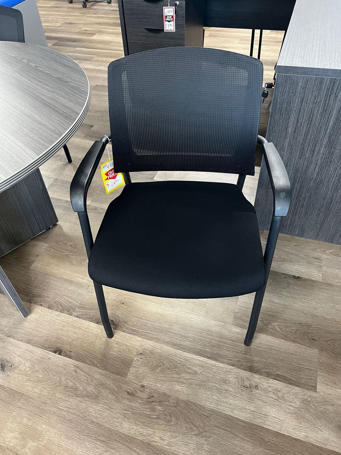 New Mid Back Mesh Guest Chairs W/ Arms