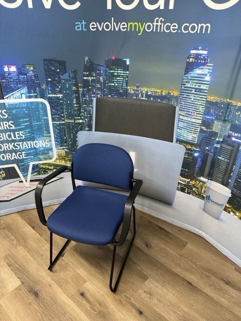 KI Piretti Pivot Back Sled Base Guest Chair KI Piretti Pivot Back Sled Base Guest Chair