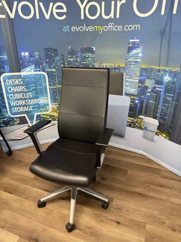 9-5 Seating Black Leather Executive High Back Chair 9-5 Seating Black Leather Executive High Back Chair
