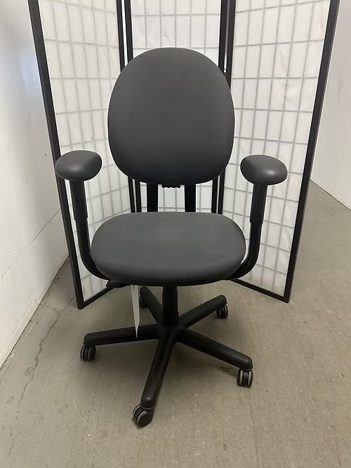 Steelcase Criterion High Back Task Chairs Full Function Steelcase Criterion High Back Task Chairs Full Function