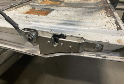 Tre 5 Customs Easy Latches for 1976-87 Chevy/GMC Truck