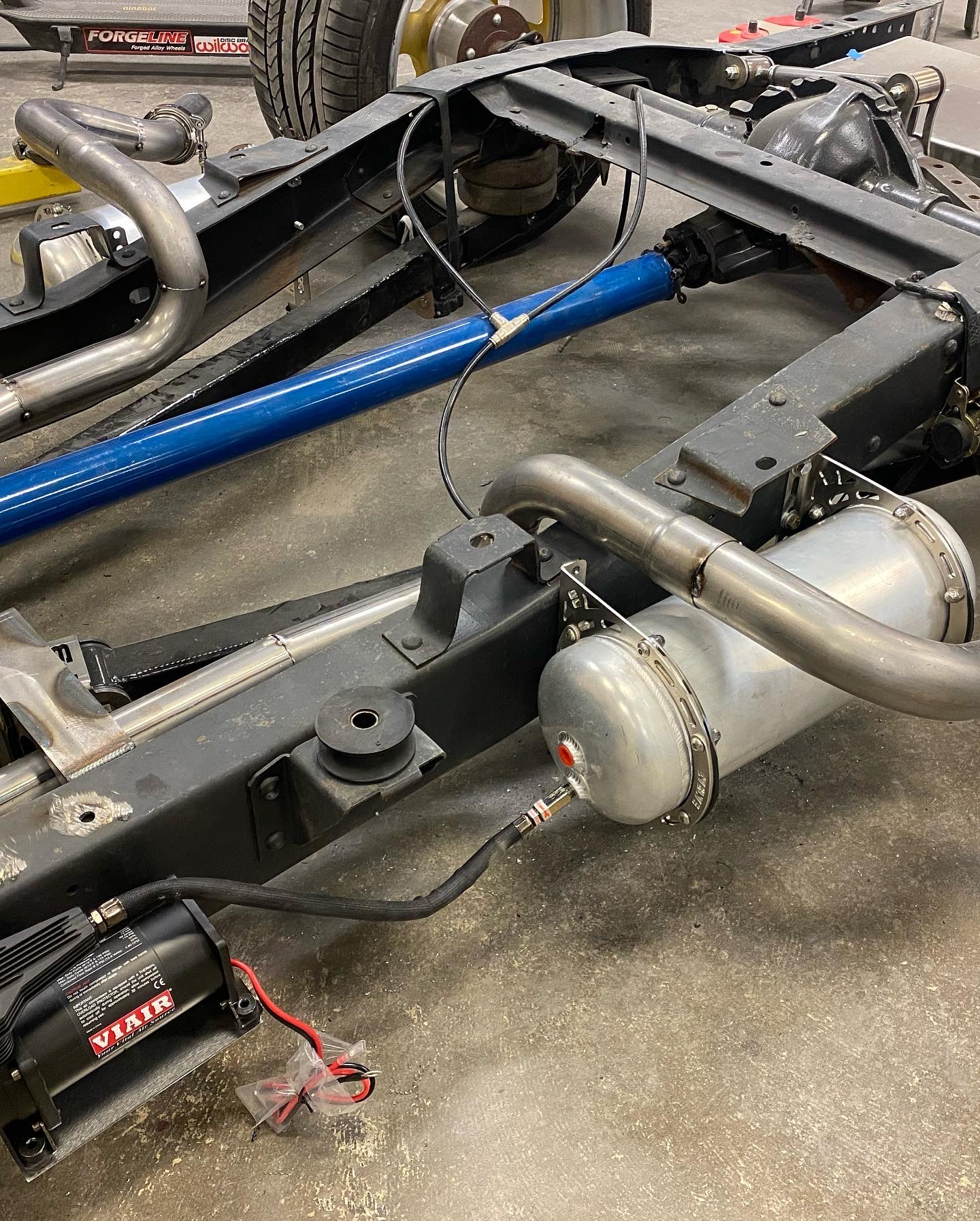 3 Gallon 6 Port Aluminum Air Tank