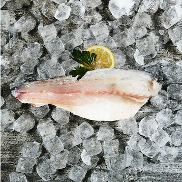 Filet de loup de mer avec la peau 120g