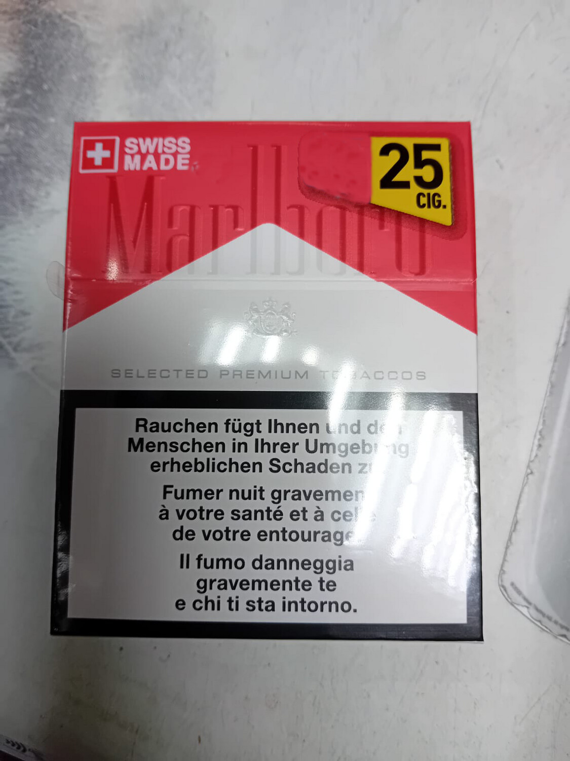 Marlboro Rouge 25 B-ST (Grand) (Cartouche ou Paquet)