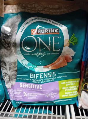 Purina ONE Croquettes au poulet &amp; céréales Sterilcat pour chat intérieur 1500g