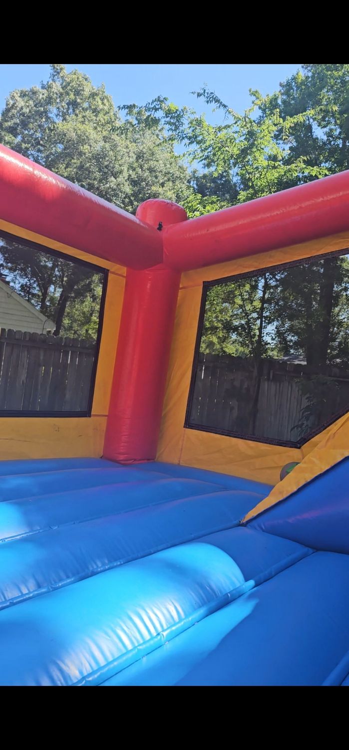 Jumping castle/ dry slide
