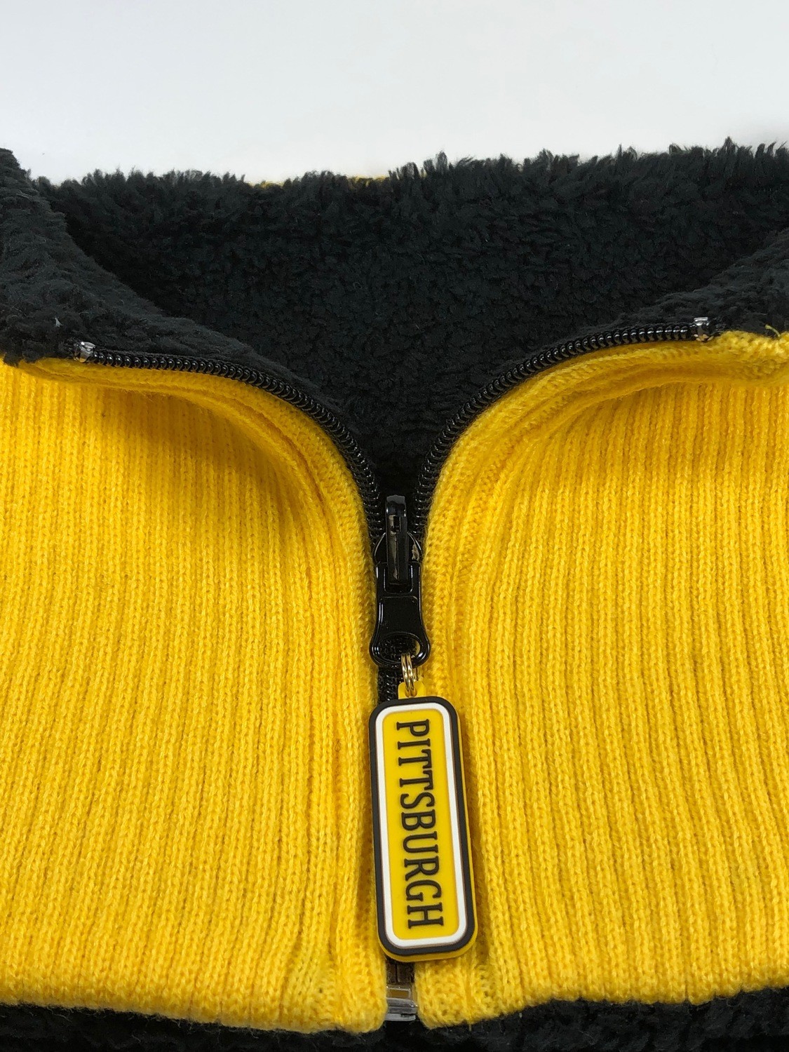 ZipNeck