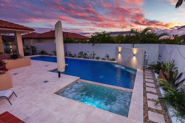 Different Types of Swimming Pools to Construct at Your Home