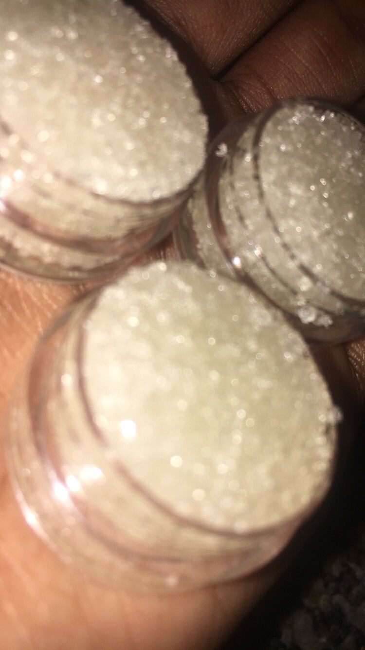 Vanilla lip scrub