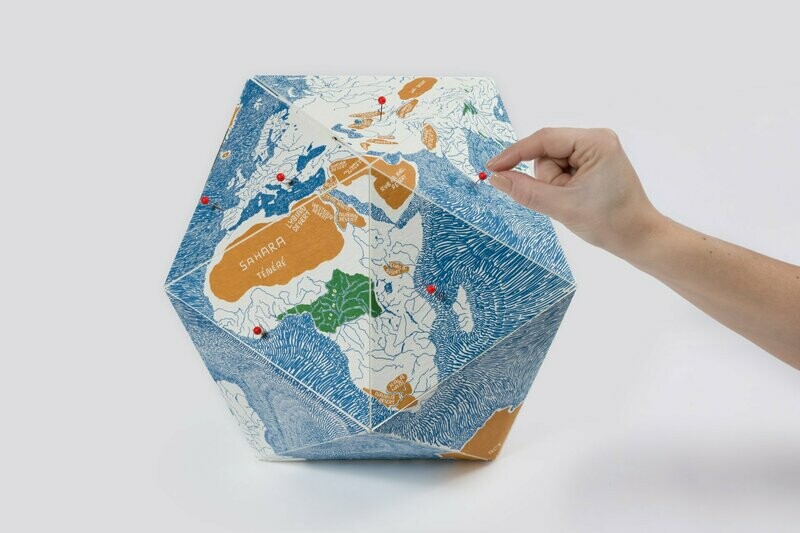 Globe tridimensionnel océans + 50 punaises (Diamètre 23cm )