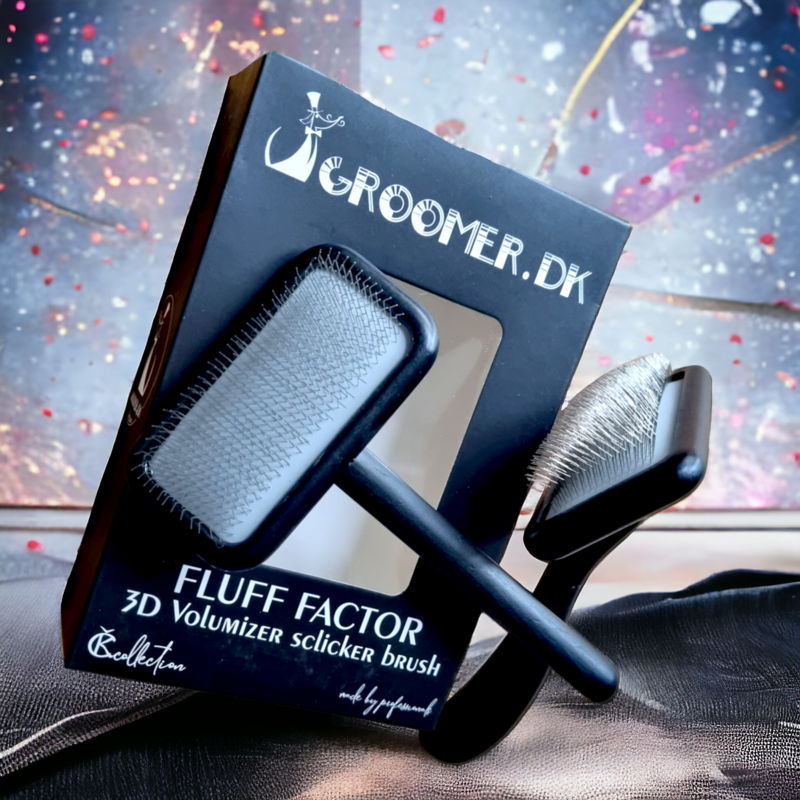 FLUFF FACTOR slicker brush
