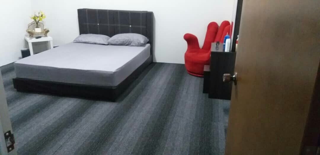 FLOOR MATE