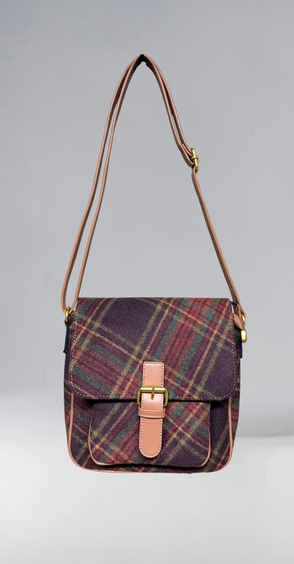 21045 Burgundy Tweed Crossbody Bag