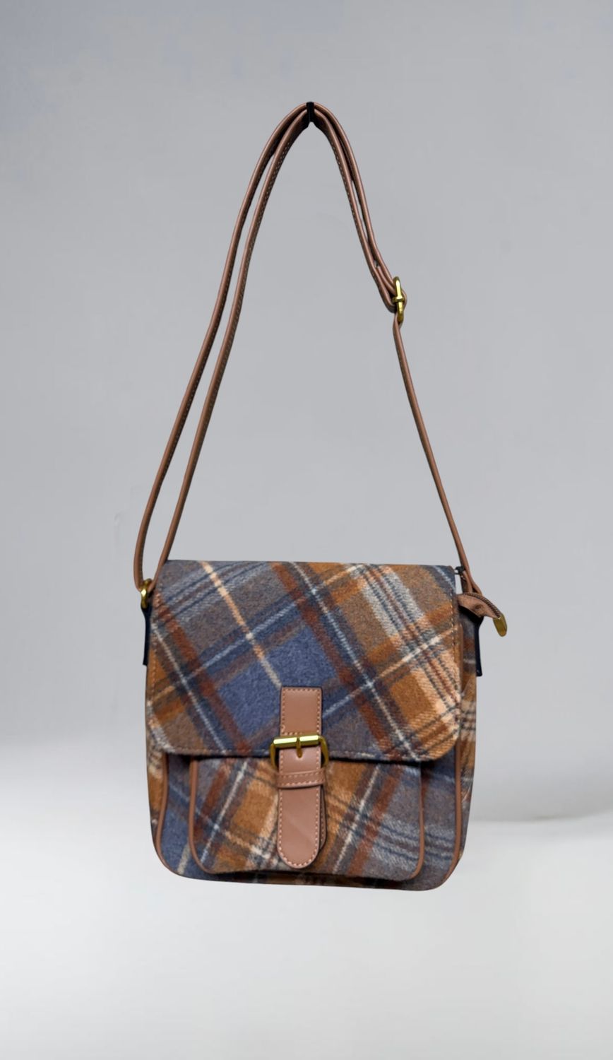 21045 Camel Tweed Crossbody Bag