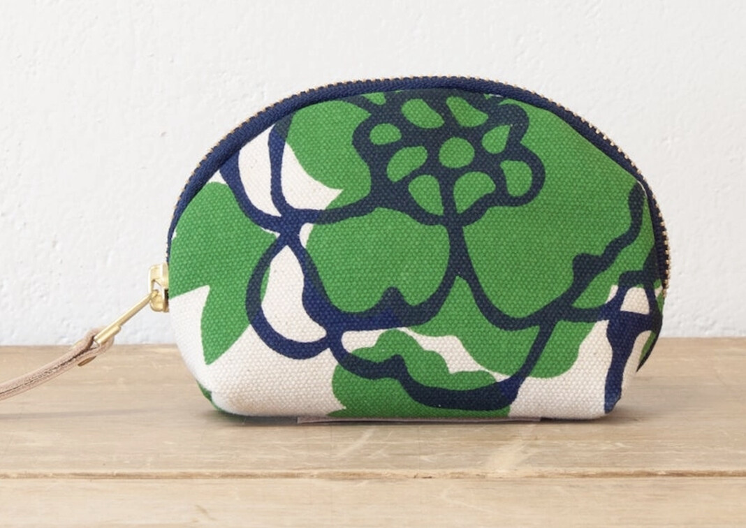 Franklin Flowers Clam Pouch