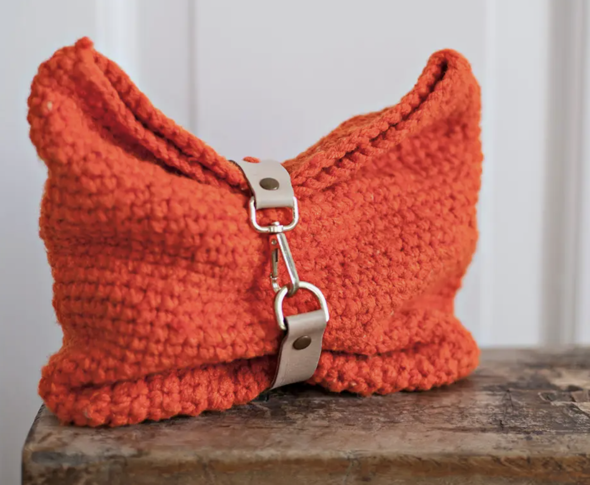 Sonrisa Hot Orange Crochet Clutch