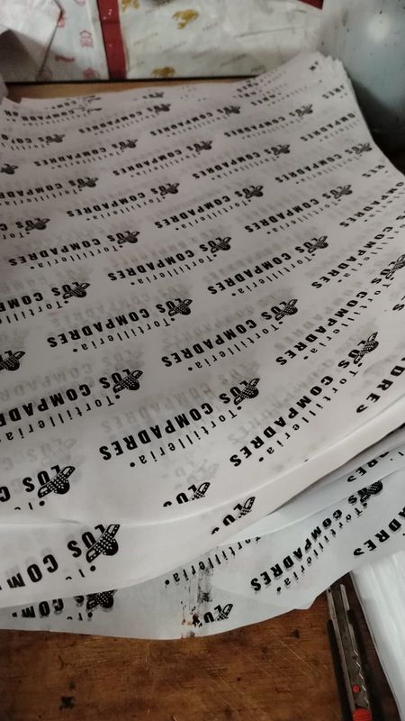 PAPEL ANTIGRASO 33X45