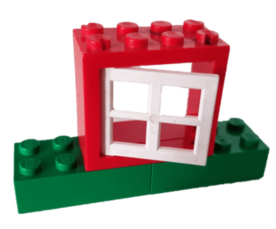 4x Lego® Fenster rot mit Rahmen weiss und Fensterläden grün 1x Tür in rot K6 
