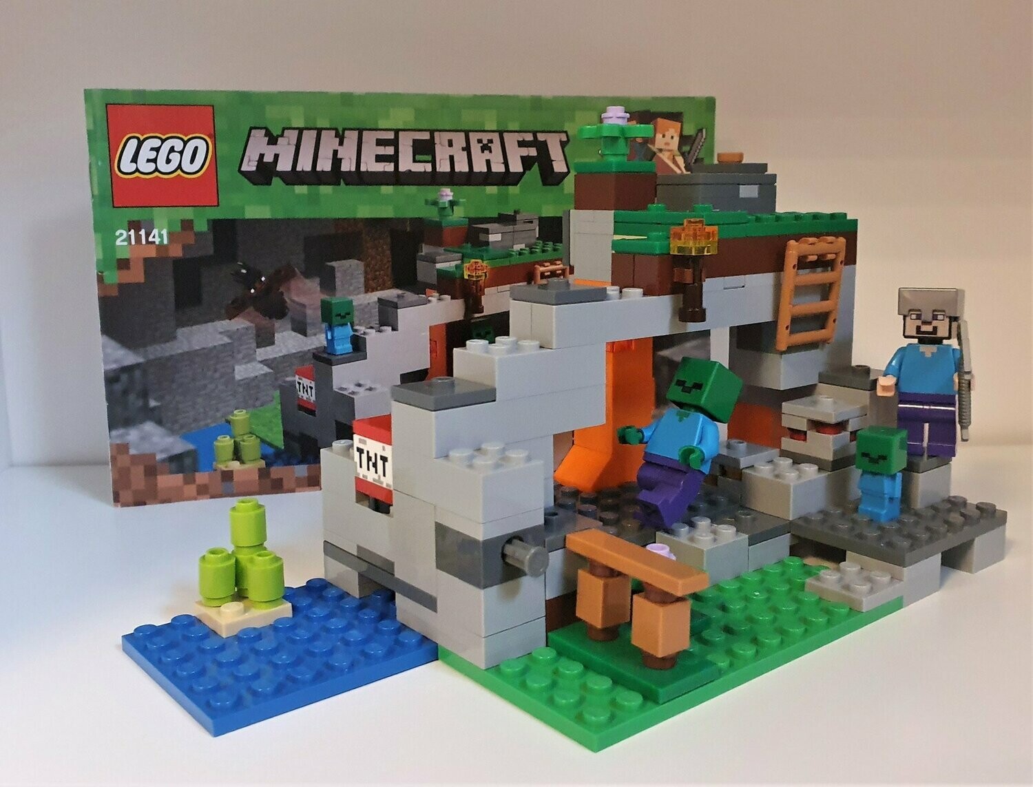 LEGO 21141 Minecraft - Zombiehöhle Zombie Lego Höhle
