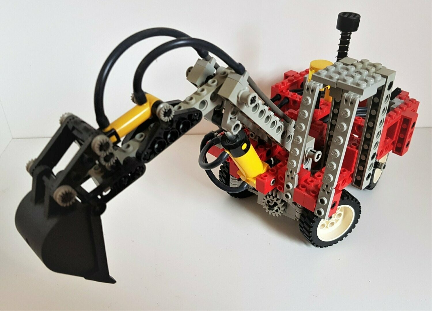 LEGO 8837, Technic Löffelbagger Pneumatic