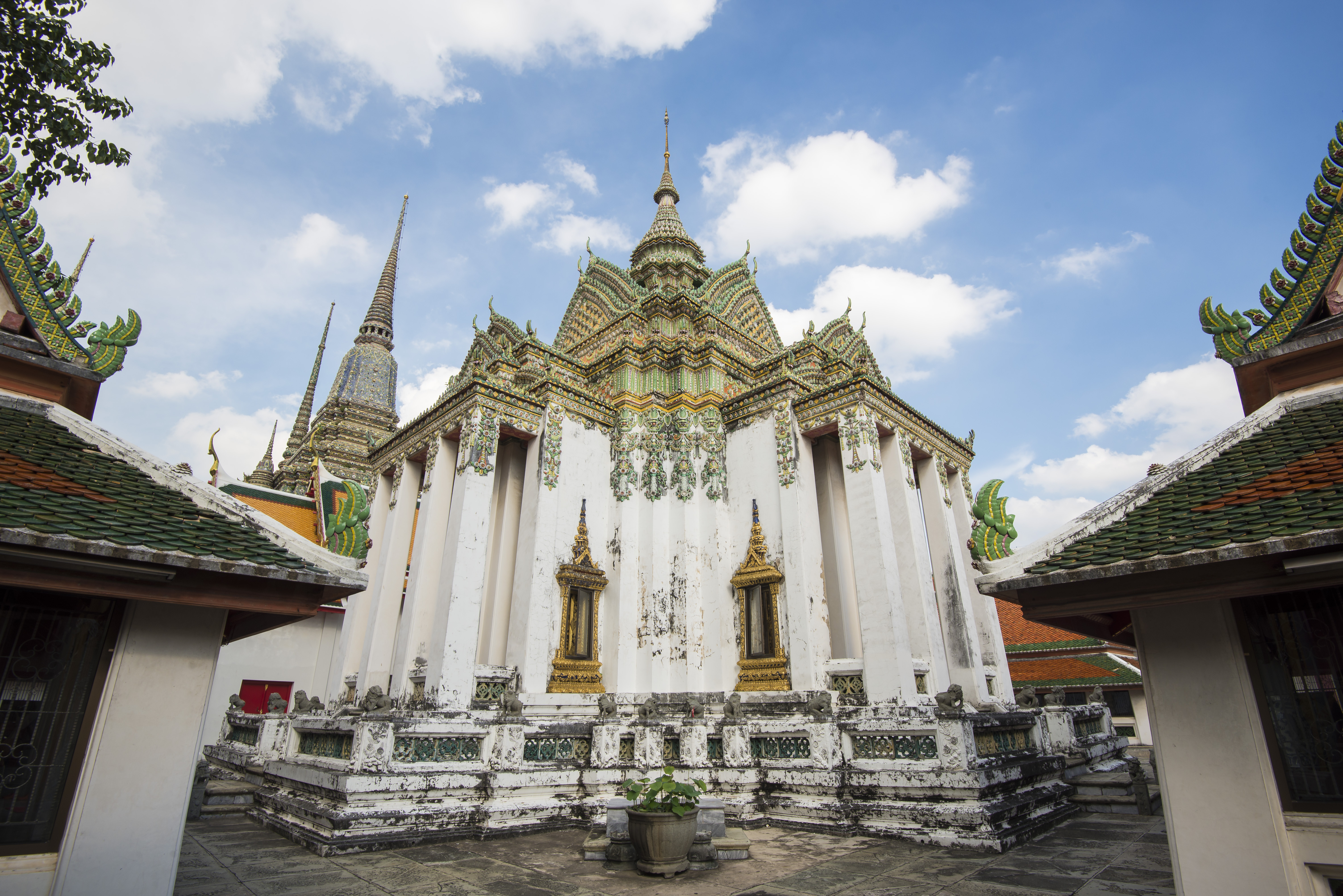 Bangkokâ€™s Reclining Buddha (Wat Pho) Self-Guided Walking Tour