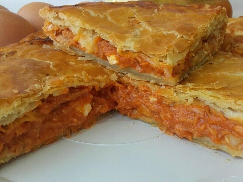 Empanada de bonito o de carne