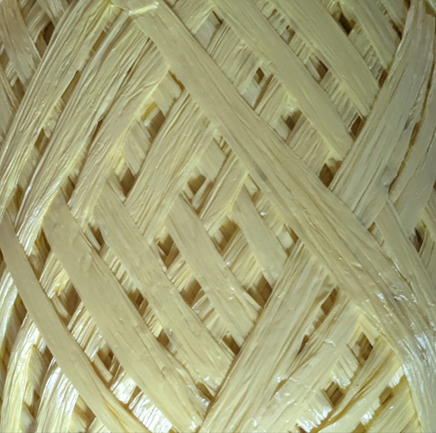 Rafia Hamanaka AMARILLO pastel 40 gr - 80 m