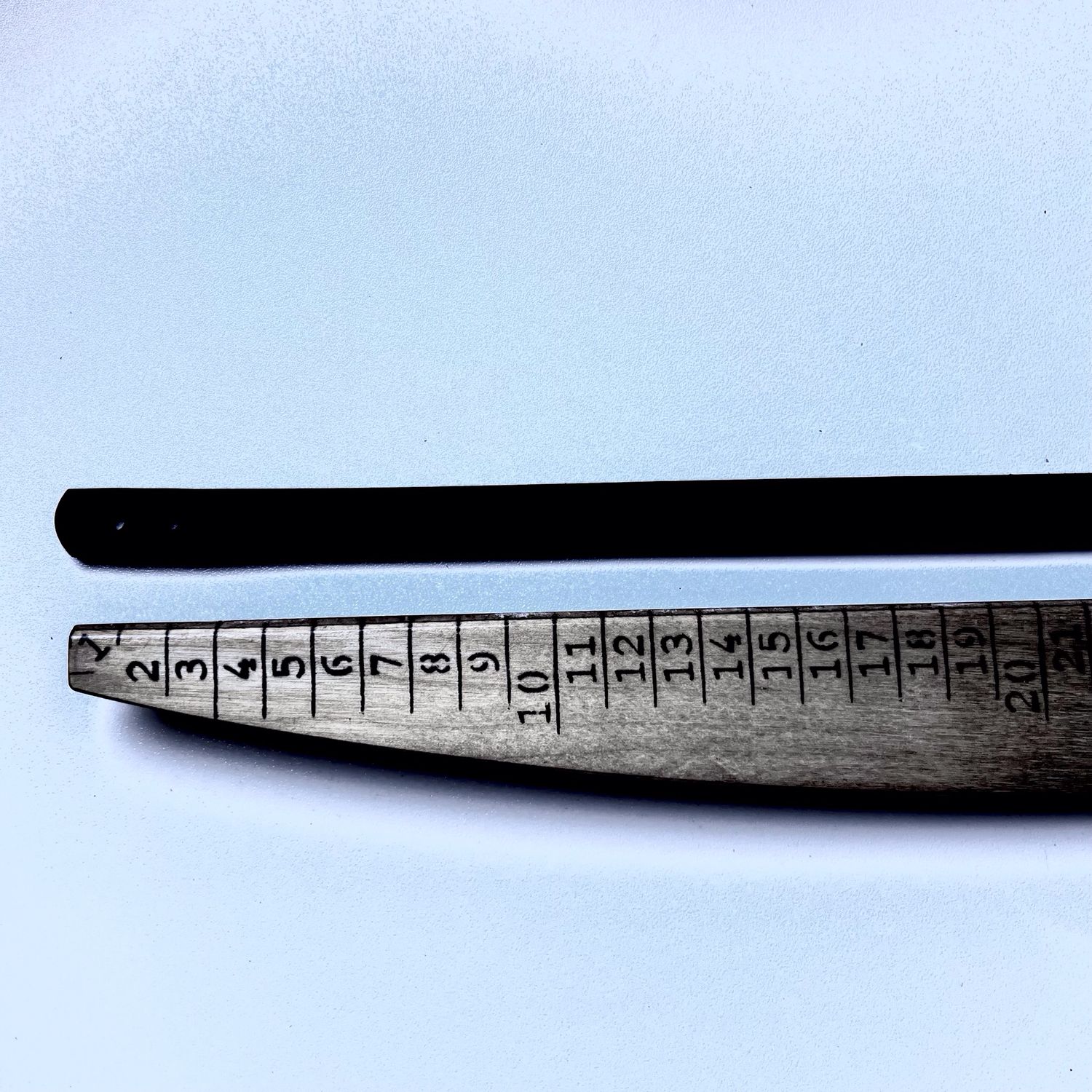 Asas de cuero negro 40cm x 2cm x 2mm (1pcs.)