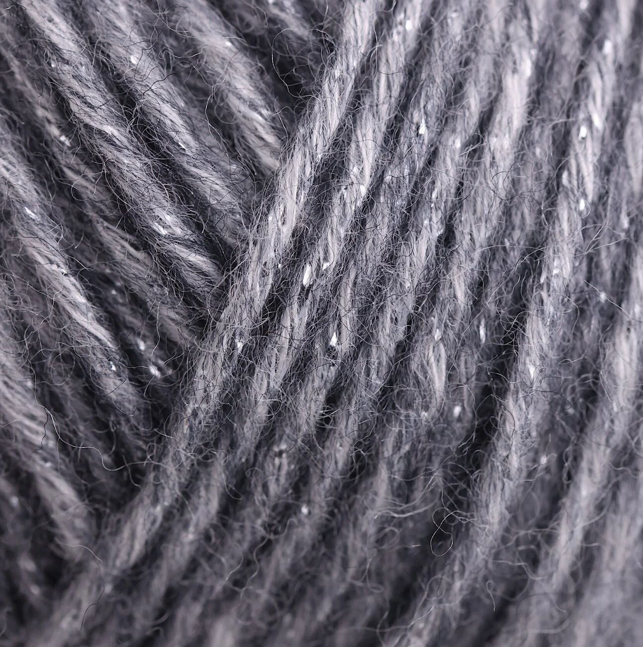 AuraYarns Shiny Day Ash