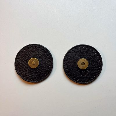 Cierre magnético marrón oscuro