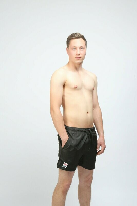 Badeshorts in Schwarz, Minze oder Orange Badeshorts in Schwarz, Minze oder Orange