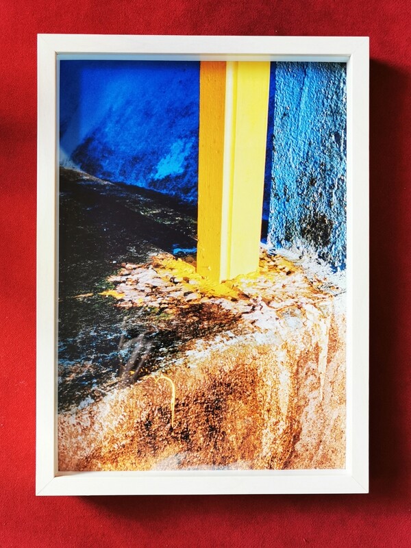 YELLOW POLE