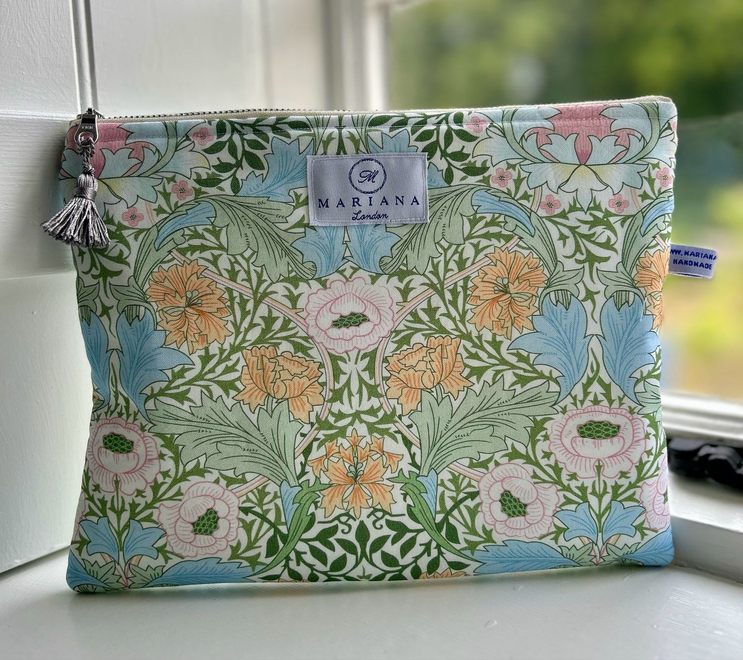 Pimpernels Wash Bag