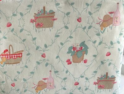 Strawberry Picnics Wash Bag (Handmade By Mariana)