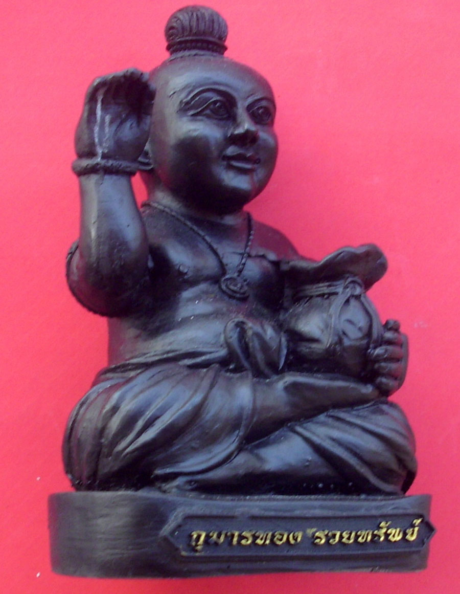 Kumarn Tong Bucha Statue
