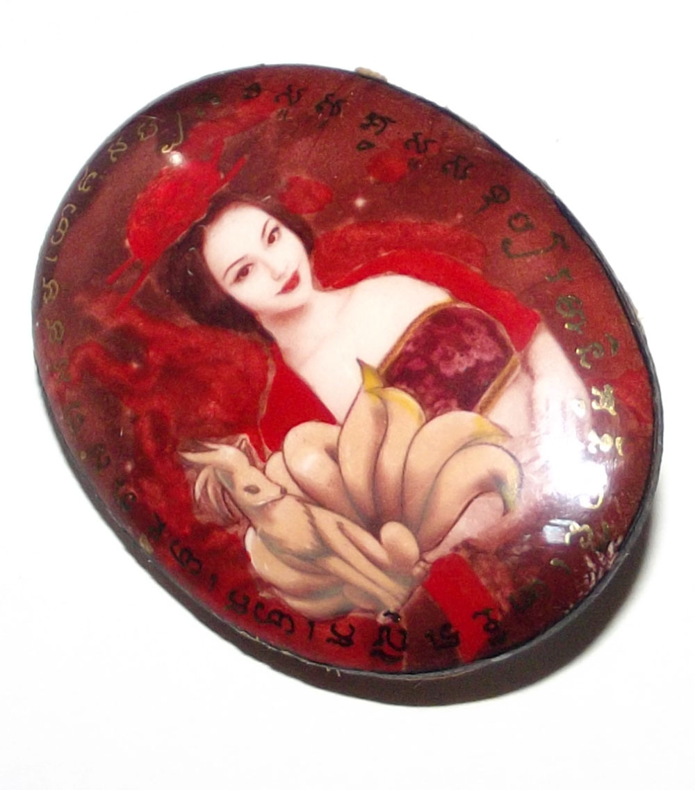 Mae Nang Jing Jork Gao Hang Nine Tails Fox Pim Lek - Sariga Bird, 2 Gemstones, Prai Oil  Flask, 8 Takrut - Kroo Ba Kam Bpeng 2556 BE