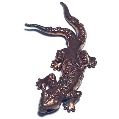 Jingjok Sorng Hang 2 Tailed Gecko Charm 1st Edition Nuea Tong Daeng Phiw Fai Pra Ajarn Supasit 2556 BE