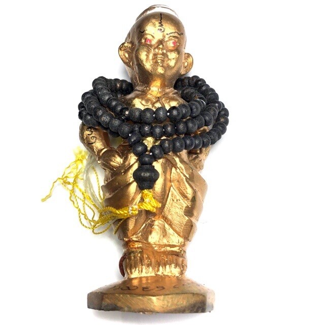 Kumarn Tong Ongkaraks Hands on Hips &amp; Rosary Prai Powders &amp; Takrut in Base 11 Cm Ajarn Taep Pongsawadarn 2556 BE