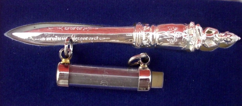Pra Kan Yod Tong (Magical sceptre with Pra Kring hilt) + Takrut Sariga Hlong Rang - white gold plating with sacred powder inside - Pra Ajarn Somkid Nantiyo - Wat Beung Tata (Rayong)