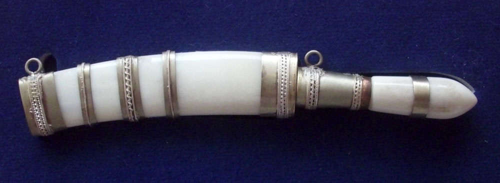 Dab Sri Ganchai (Meed Hmor) spirit knife with horn sheath and handle - Traimas 52 edition - Kroo Ba Aryachat - Wat Saeng Gaew Potiyan